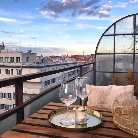 Rooftop Terrace Apt W. Bbq